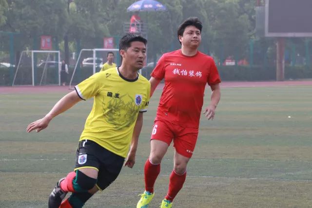 组图：曼联2-1马竞 姆伯莫梅开二度